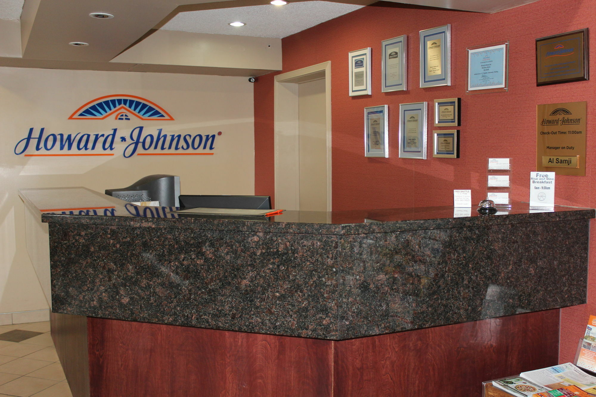 Howard Johnson By Wyndham Red Deer Penhold Exterior photo